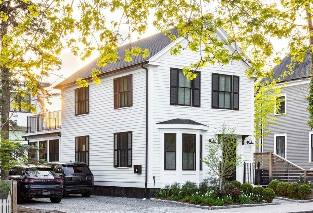 112 Holworthy St, Cambridge