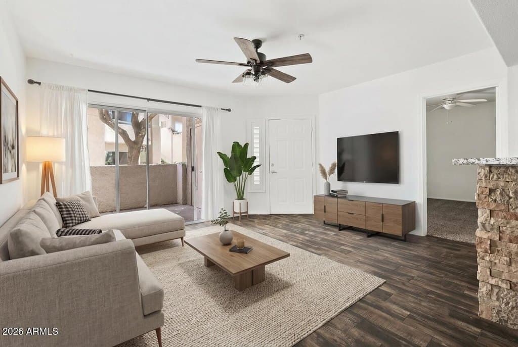 1295 N Ash St Apt 817, Gilbert