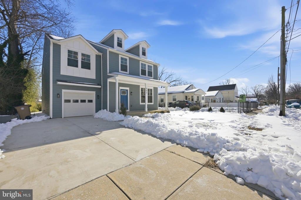 607 Burgundy Dr