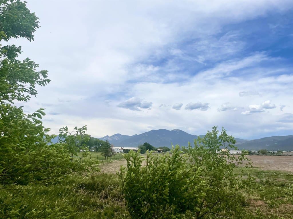 17 Rocking Chair Way, Taos