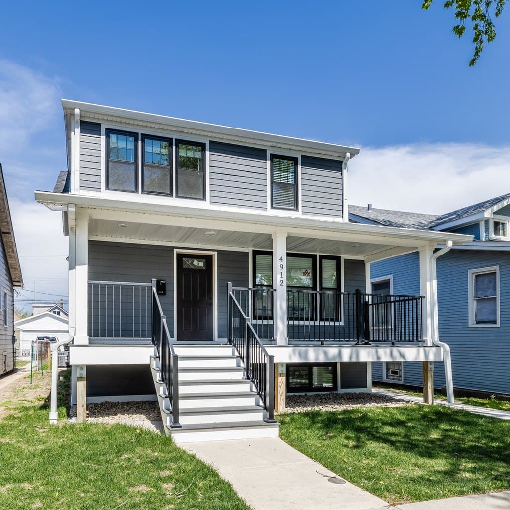 4912 W Wrightwood Ave