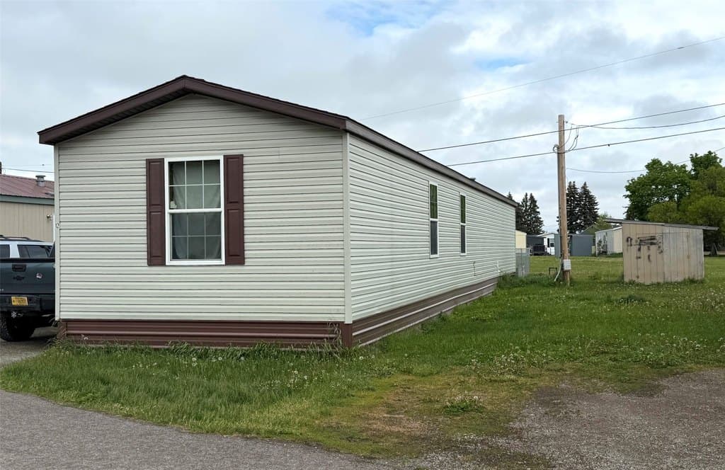 1340 Willow Glen Dr Trlr 12, Kalispell