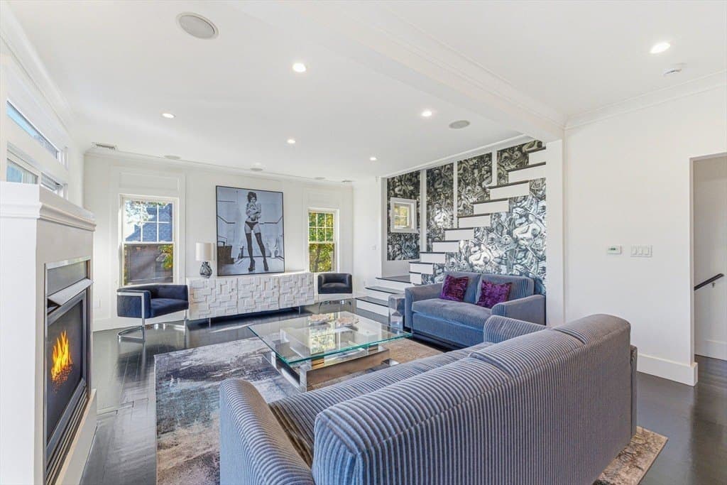 108 Cushing Ave Unit 2