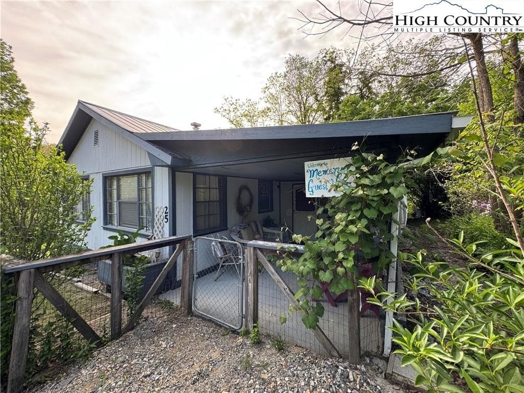 25 Reuben Wooten Rd, Banner Elk