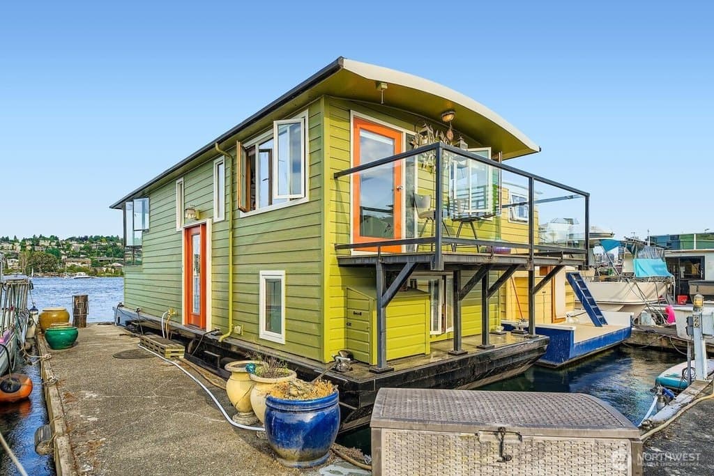 2040 Westlake Ave N Unit 26