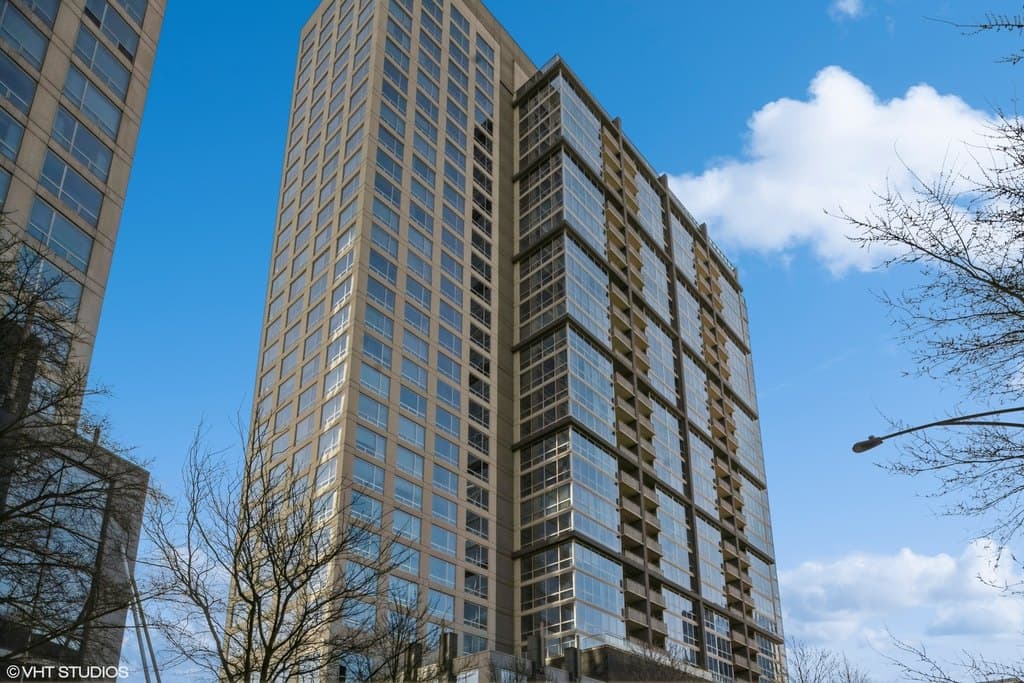 1901 S Calumet Ave Unit 2104