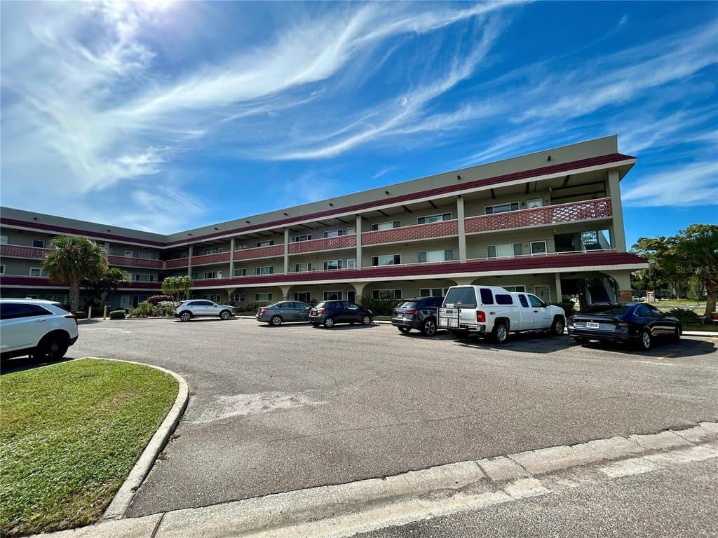 2073 Denmark St Apt 5, Clearwater