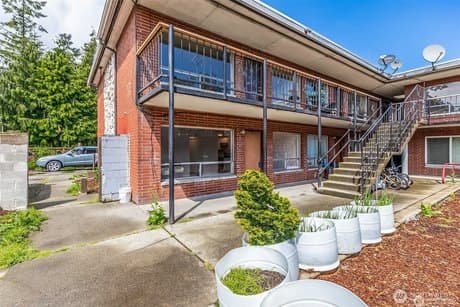 748 S Cloverdale St Apt 6
