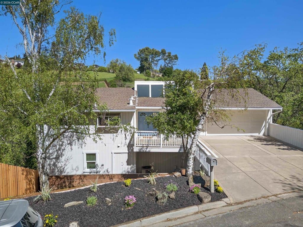 3424 Woodview Dr