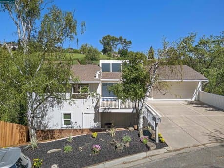 3424 Woodview Dr