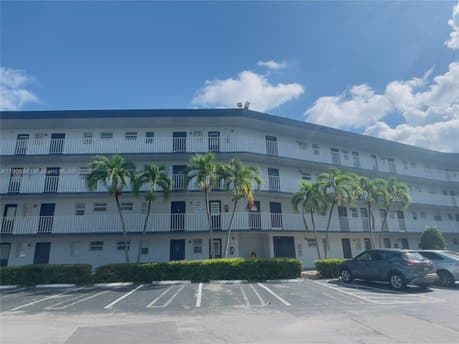 443 NE 195th St Apt 338