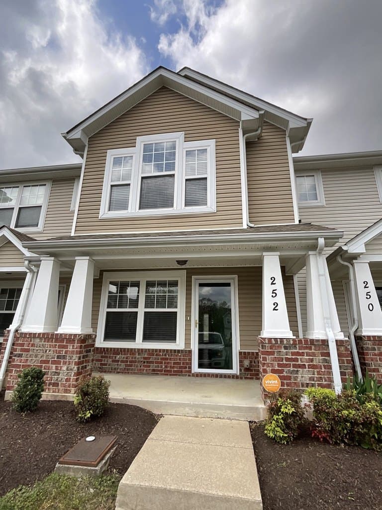 252 Jenna Lee Cir, Madison