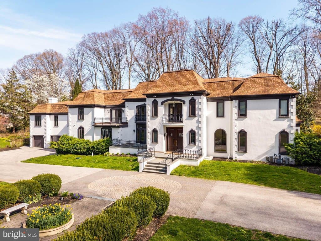 1075 Green Valley Rd, Bryn Mawr