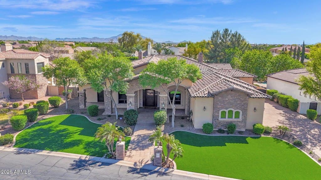 3055 E Waterman Way, Gilbert