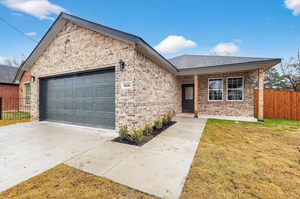 4607 Metropolitan Ave