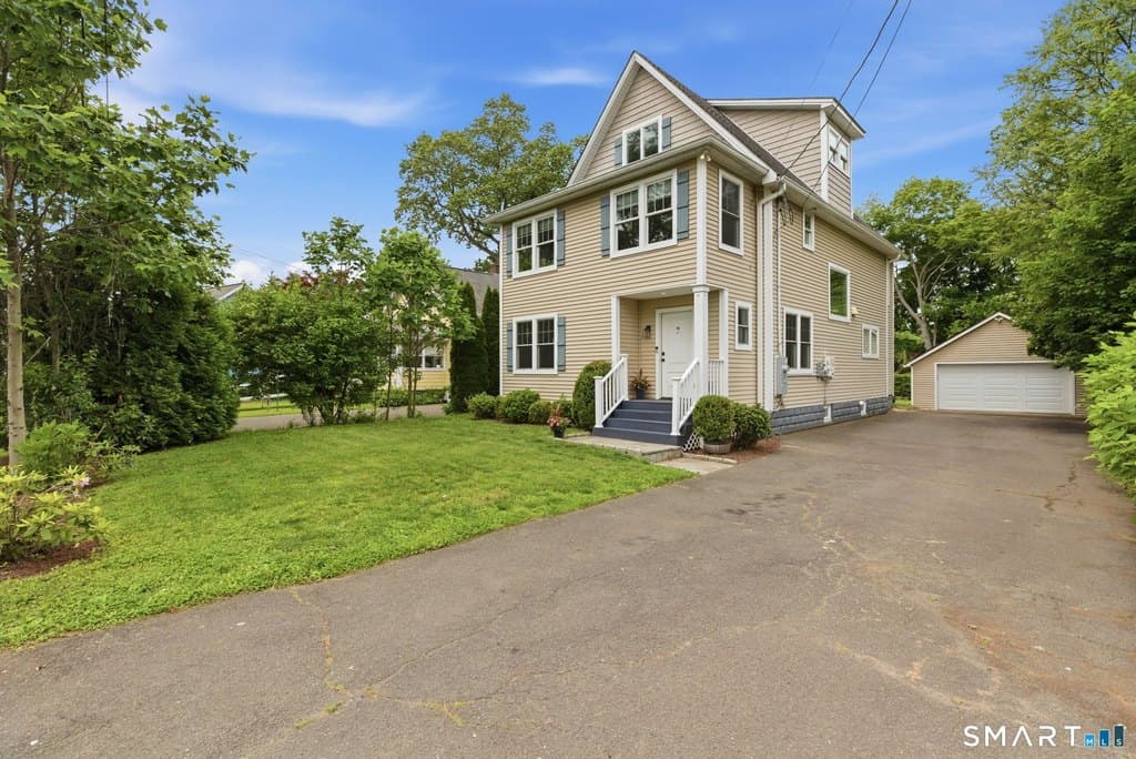 14 Neil Ln, Greenwich