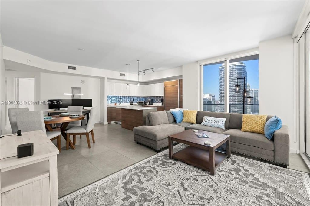 1100 S Miami Ave Apt 2910