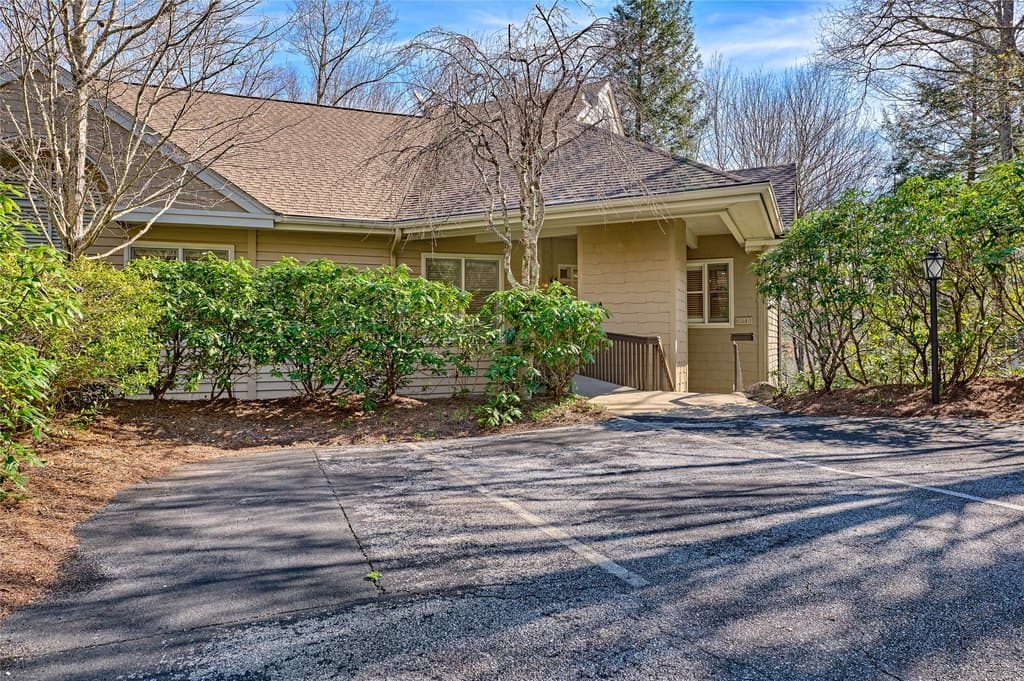 207D Turning Leaf Ln Unit D, Highlands