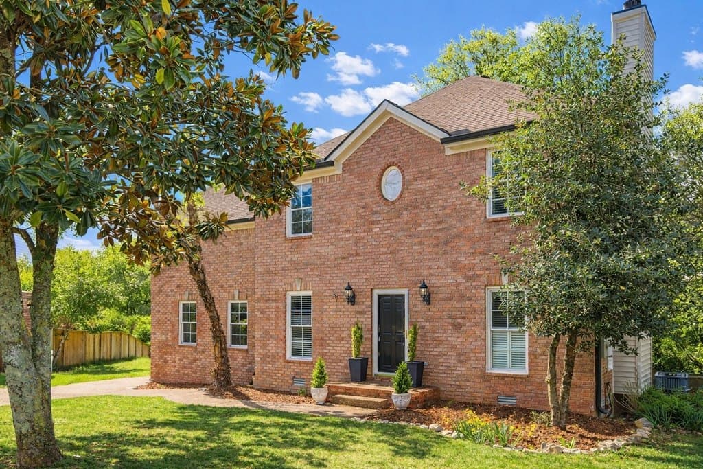 801 W Benjamin Ct, Franklin