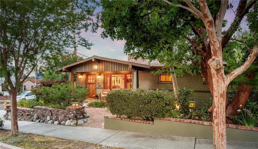 298 Granada Ave, Long Beach