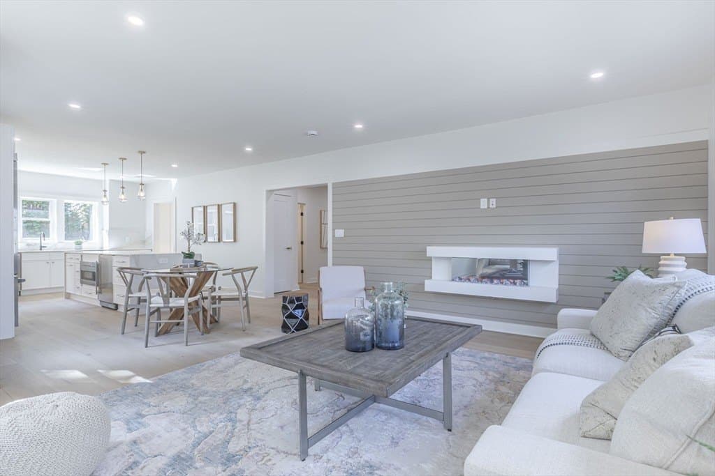 84 Winthrop Rd, Brookline