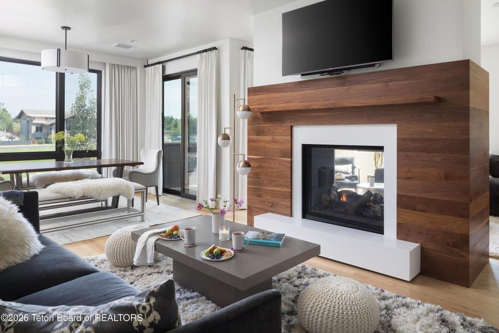 680 S Cache St Unit 202, Jackson