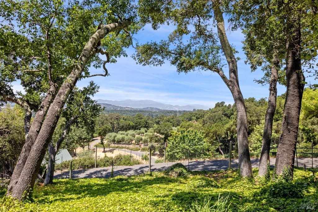 5370 Country Ln, Napa
