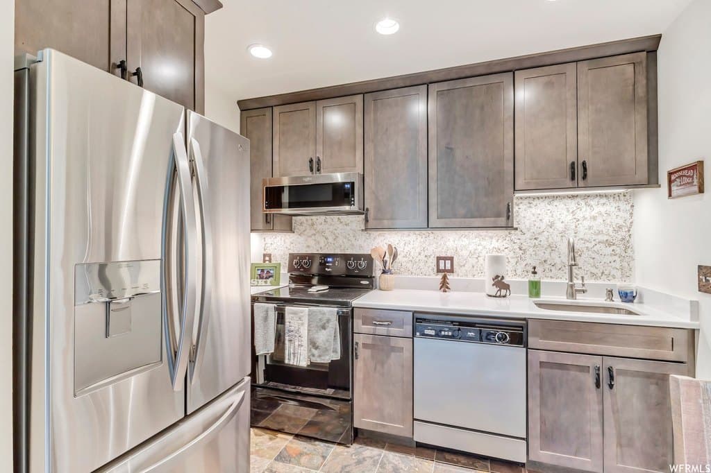 2025 Canyons Resort Dr Apt V4, Park City