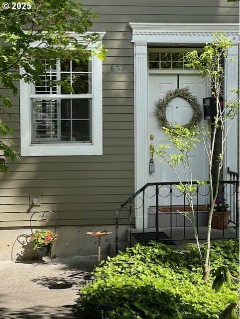 639 1st St, Lake Oswego