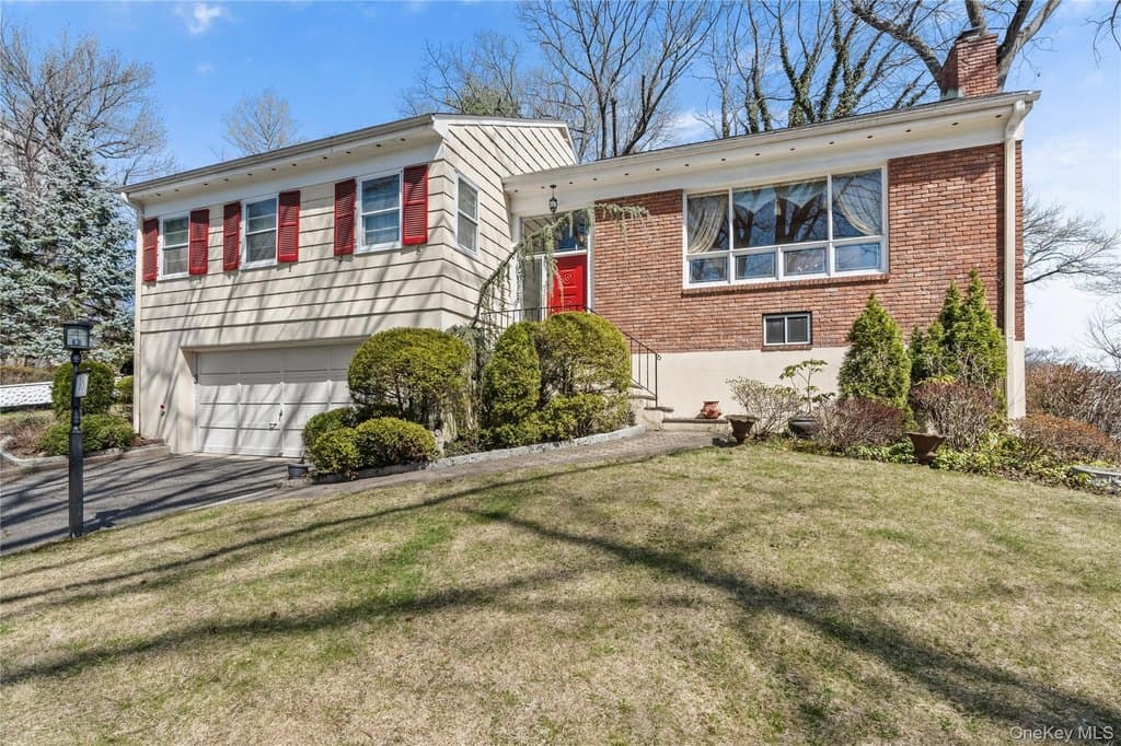 18 Devon Rd, Bronxville