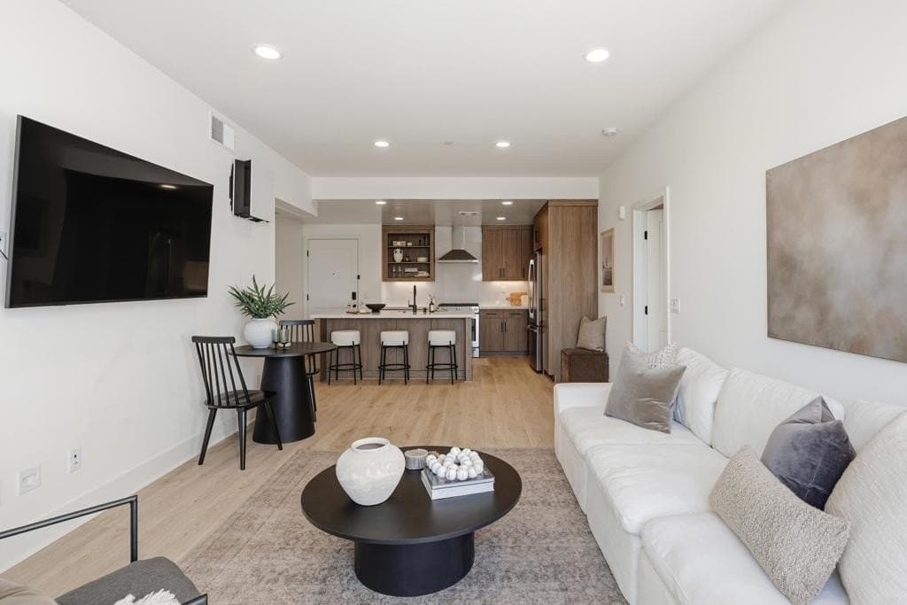 1107 Catania Ct Unit 203, Encinitas