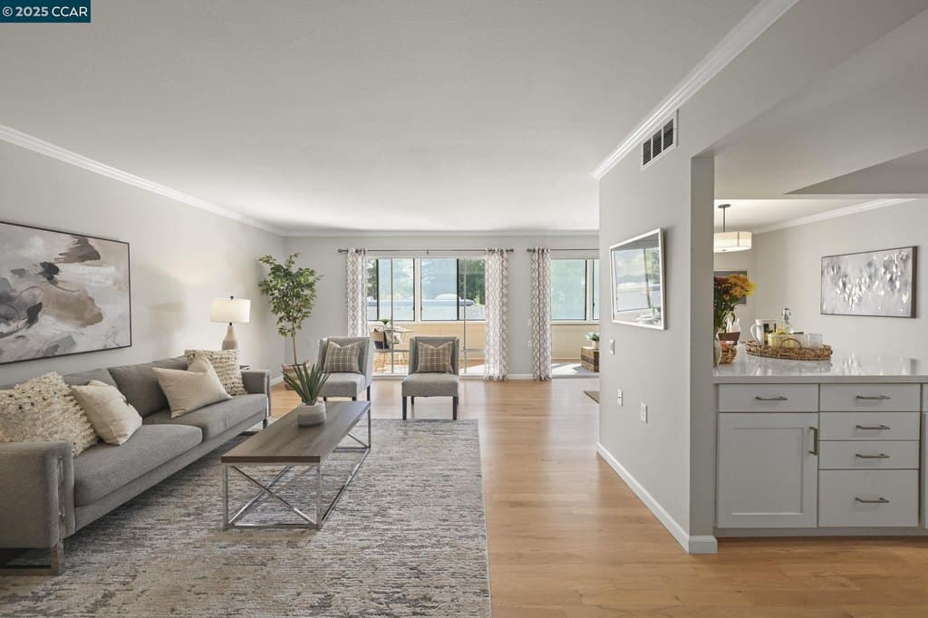 2000 Golden Rain Rd Apt 4, Walnut Creek