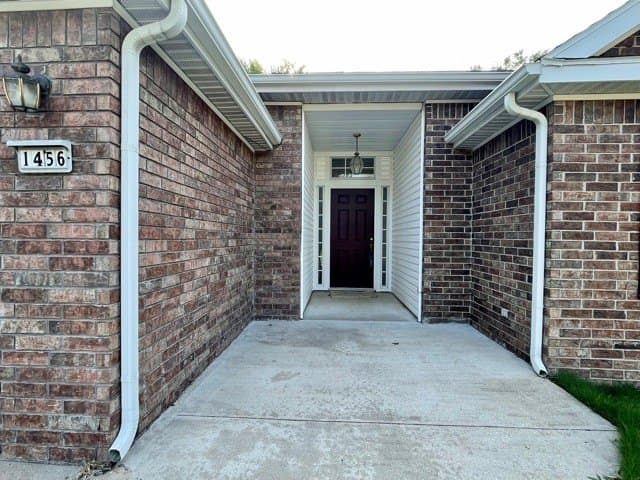 1456 N Timberline Dr, Fayetteville