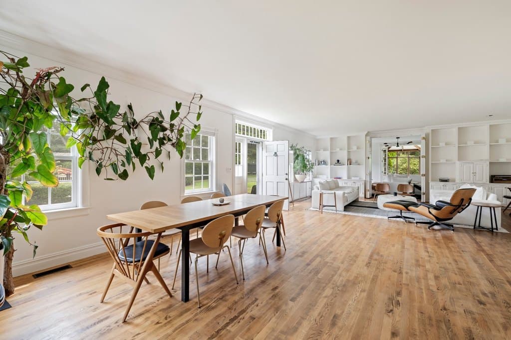 464 Old Stone Hwy, East Hampton