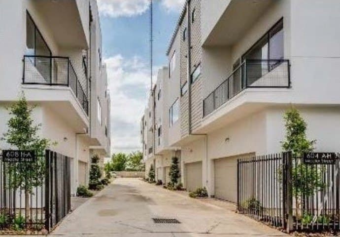 2835 Decker Pl, Houston