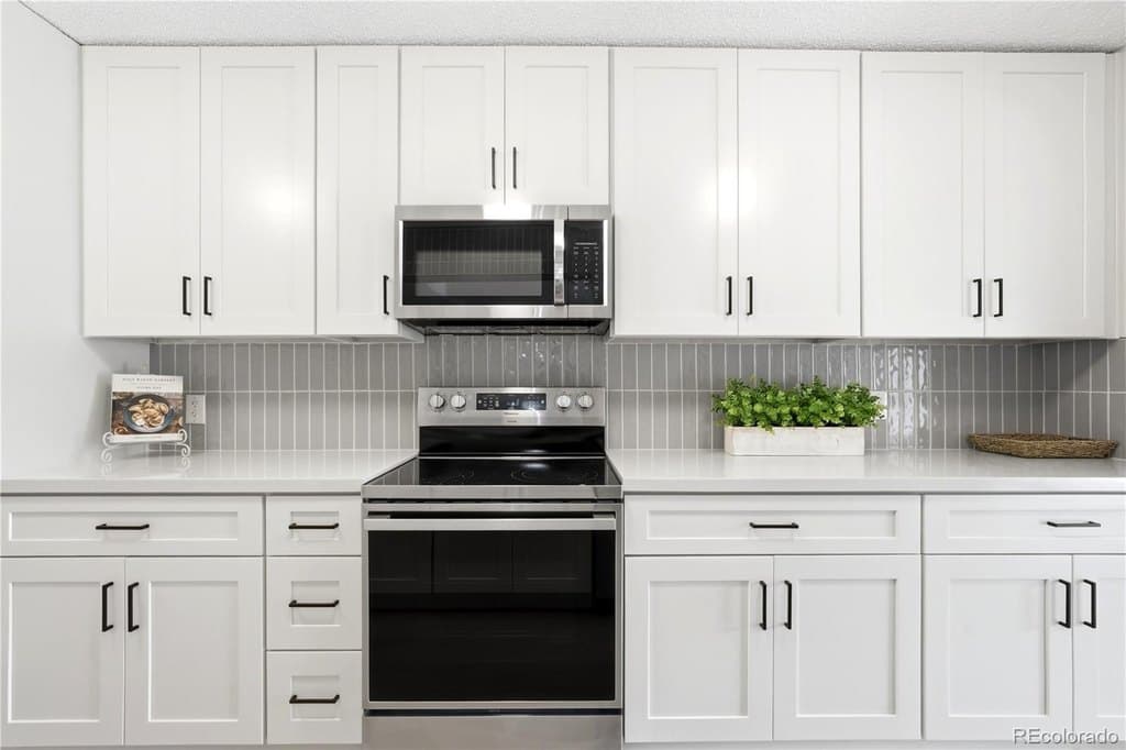 7865 E Mississippi Ave Apt 304, Denver