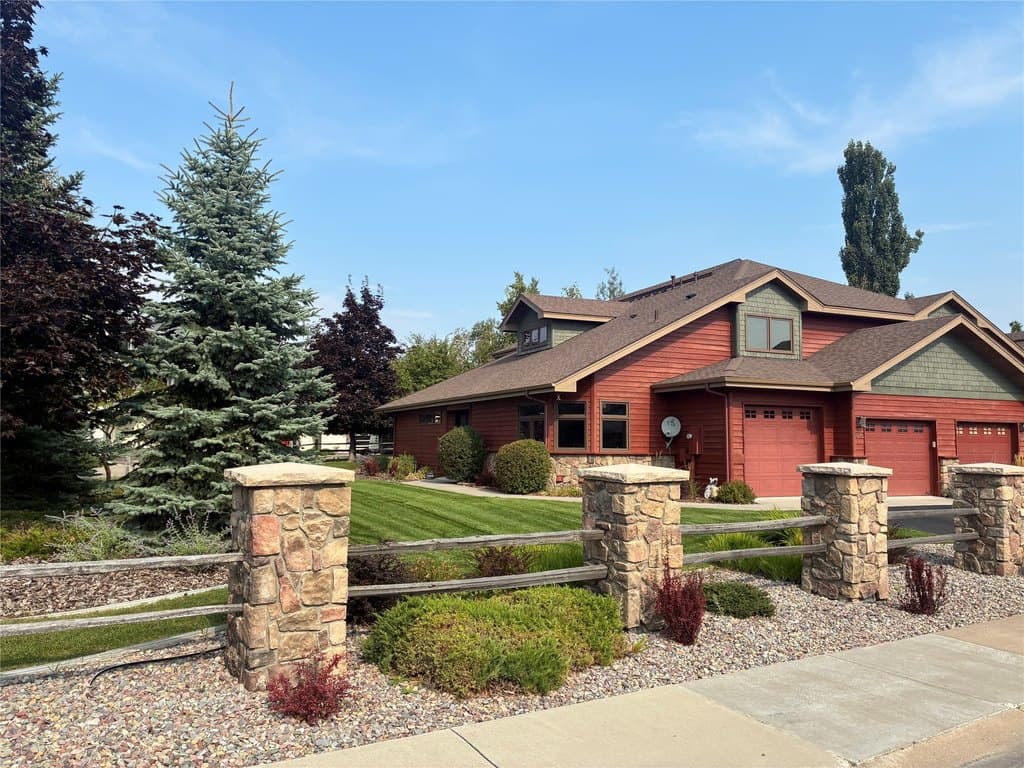 68 Bay Harbor Dr, Bigfork