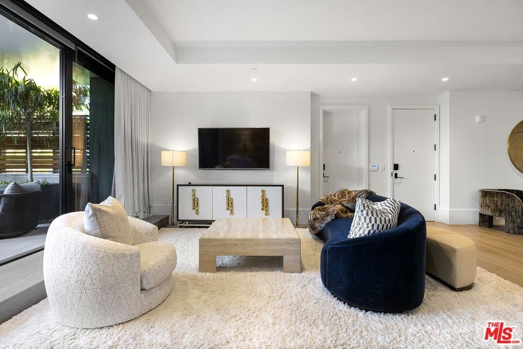 8420 W Sunset Blvd Unit 405, West Hollywood