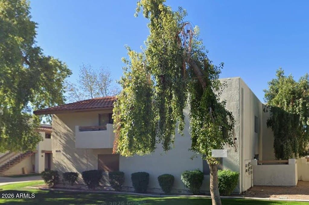 8842 N 8th St Unit 207