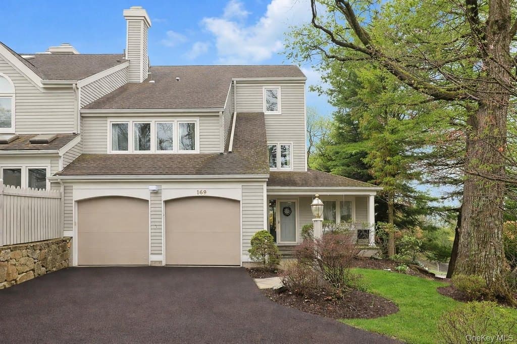 169 Boulder Ridge Rd, Scarsdale