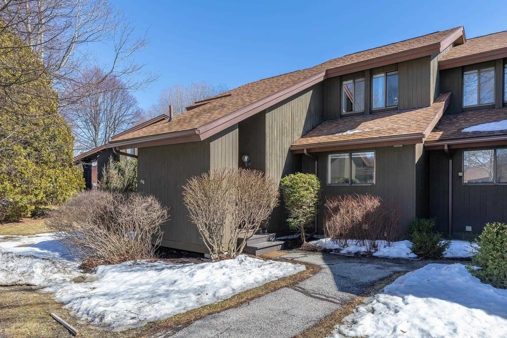 94 Murray Hill Woods Rd Unit 64, Manchester