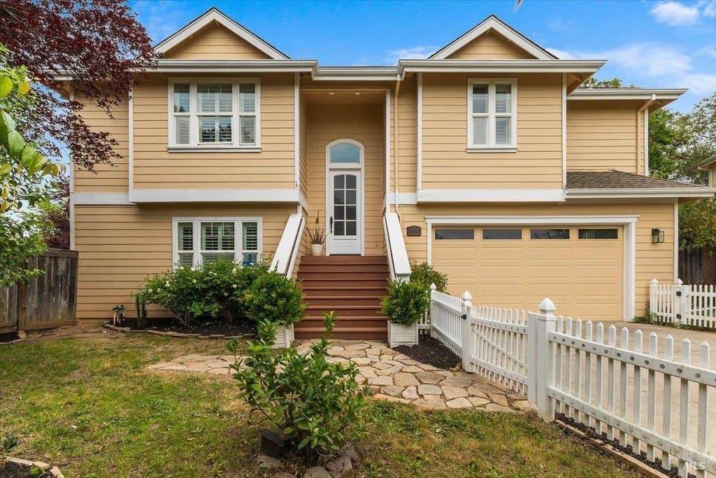 103 Paul Wittke Dr, Healdsburg