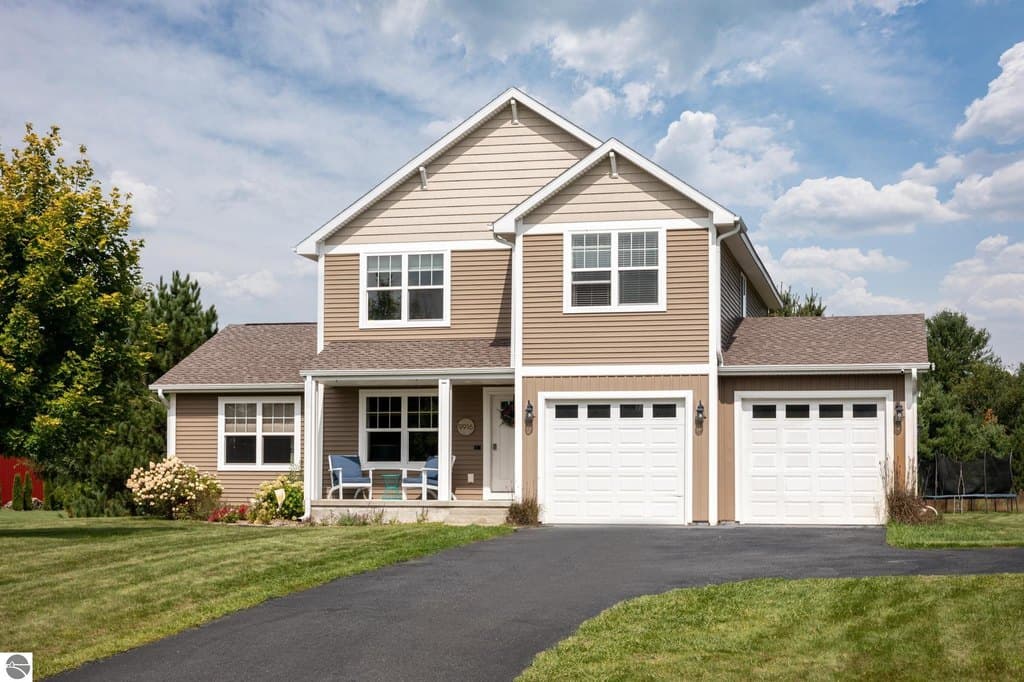 9916 Westwood Dr, Traverse City