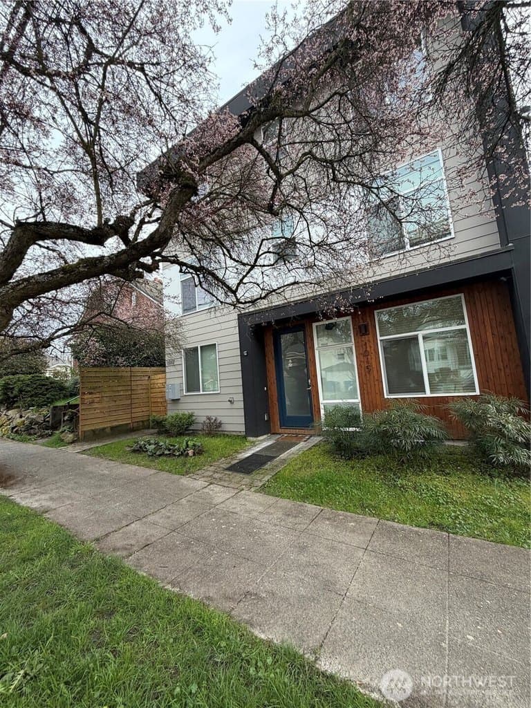 1017 NE 55th St, Seattle