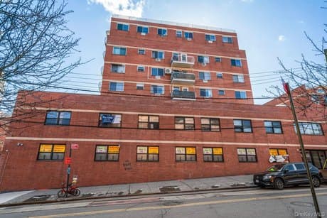 13616 31st Rd Apt 8B