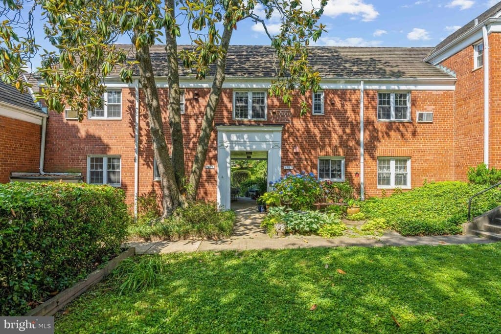 1705 Preston Rd, Alexandria