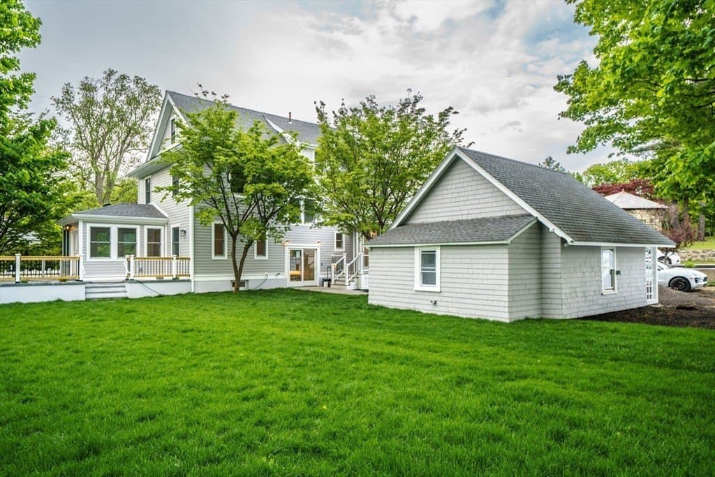 368 Worcester St, Wellesley