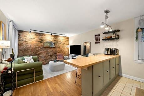 10 Henchman St Apt 2R