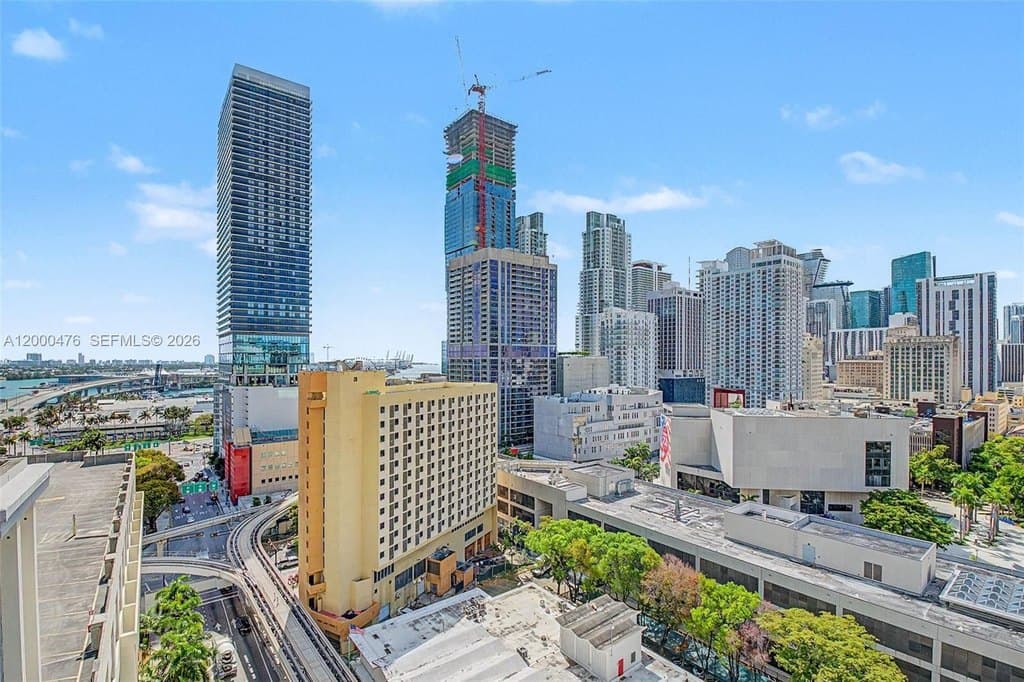 121 NE 25th St Unit 1701