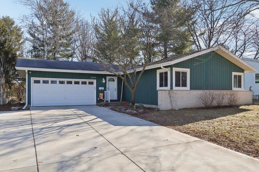 2229 Westbrook Ln, Madison